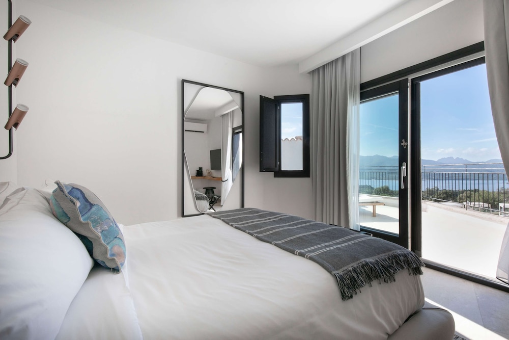 Sulia House Porto Rotondo, Curio Collection by Hilton 22/99