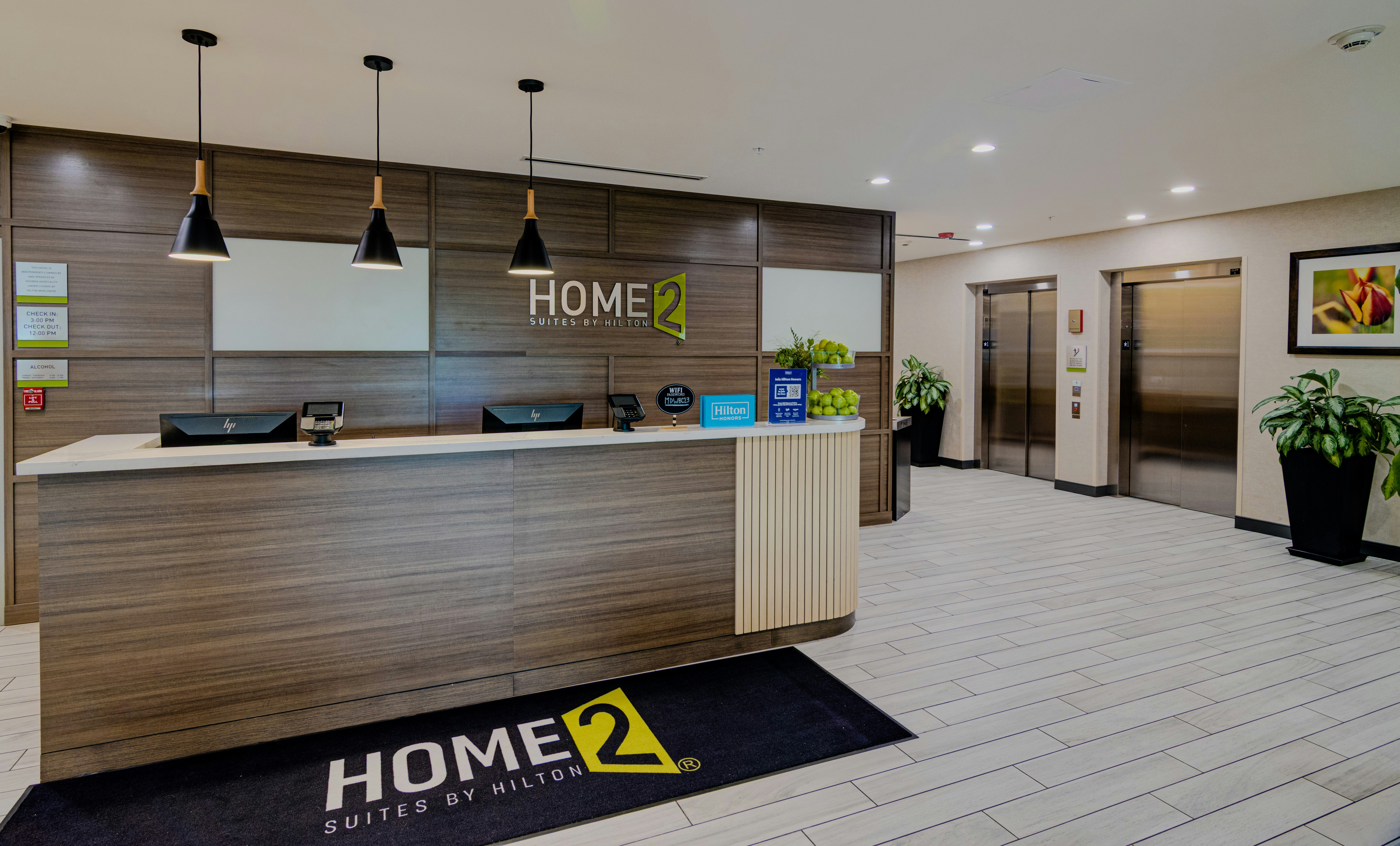 Lobby at Home2 Suites by Hilton Bolingbrook Chicago, BOLINGBROOK - IL