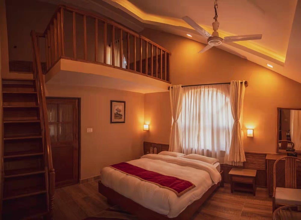 Safari Adventure Lodge 5/15