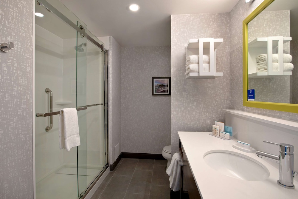 Hampton Inn Suites Ottawa West Ontario Canada 12/52