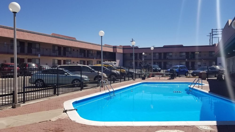 Santa Fe Inn Pueblo 1/31