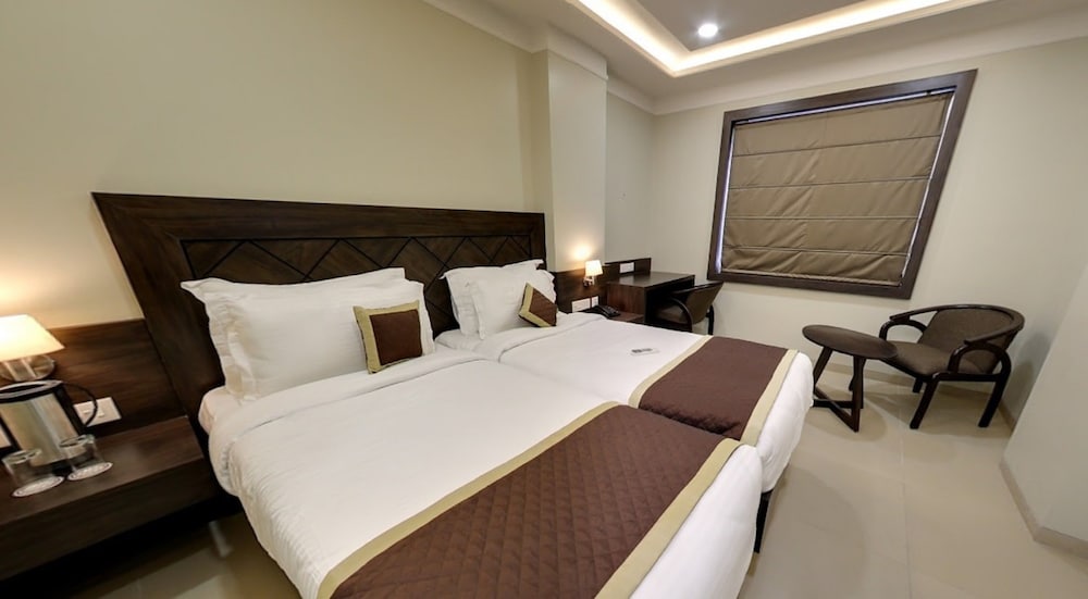 Hotel Rg Inn 10/35