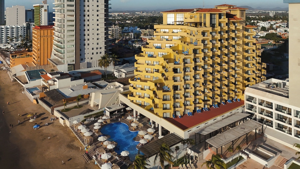Royal Villas Resort Hotel 4/65