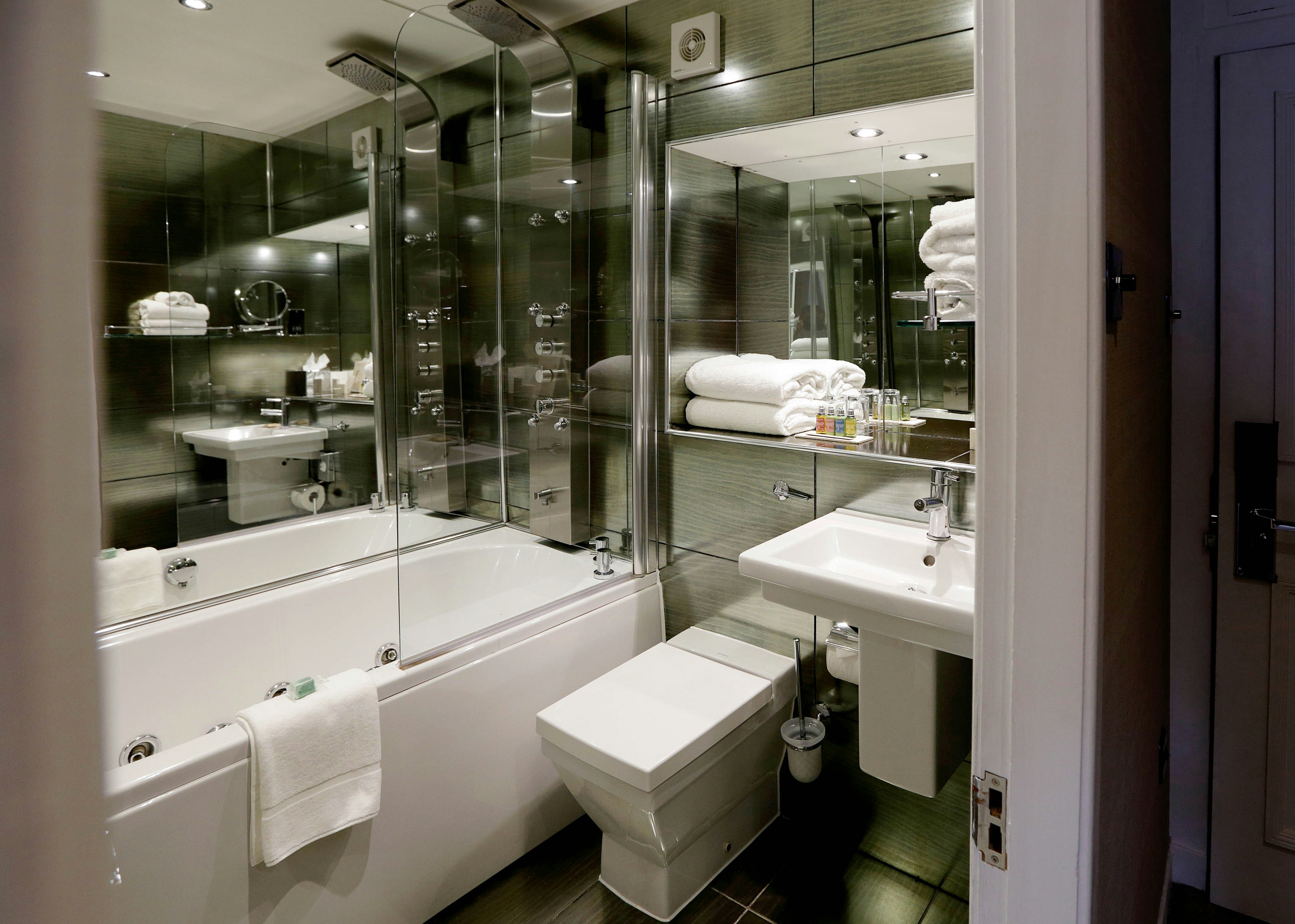 Nira Caledonia Hotel 64/69