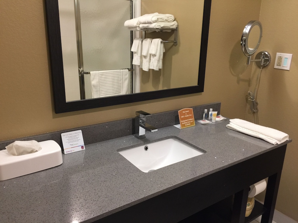 Comfort Suites Uniontown, PA 41/44