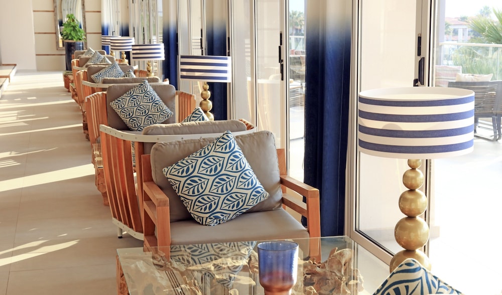 Design Plus Seya Beach Hotel 11/67