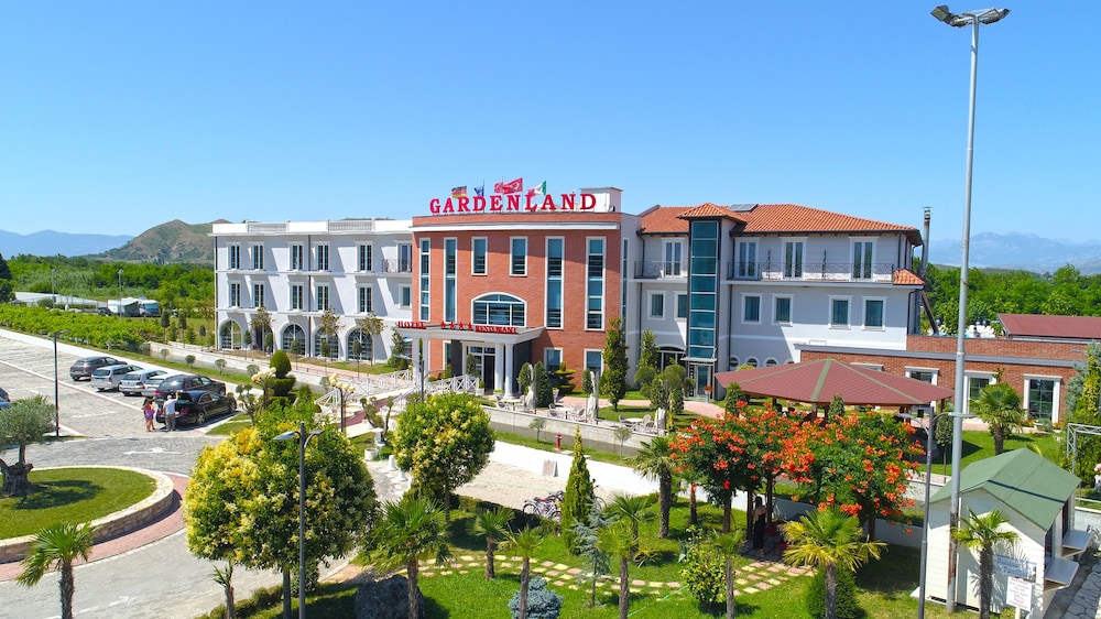 Garden Land Resort 3/50