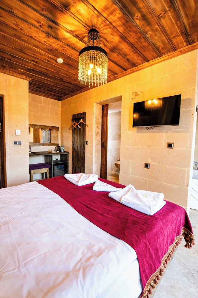 Alika Castle House 12/39
