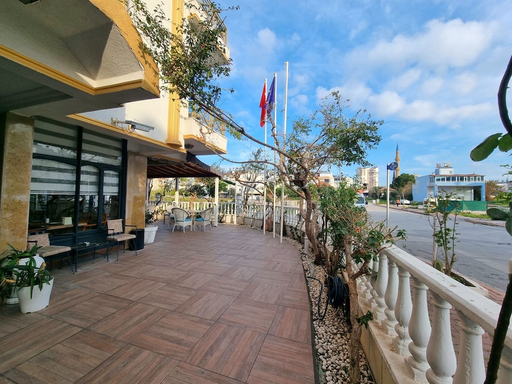 Europa Hotel 57/61