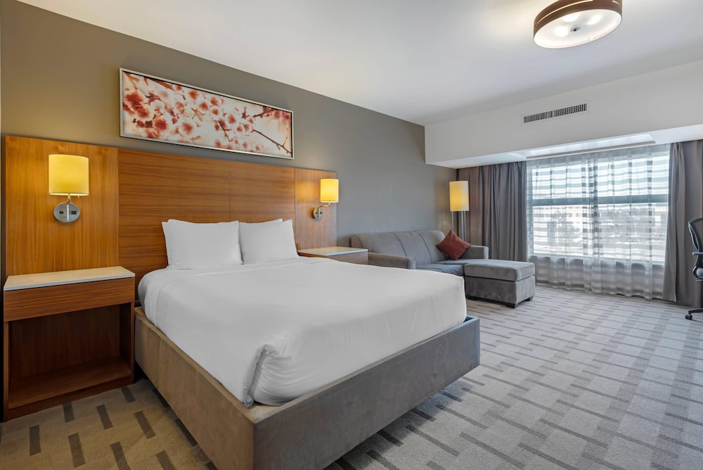 ROOM, QUEEN BED