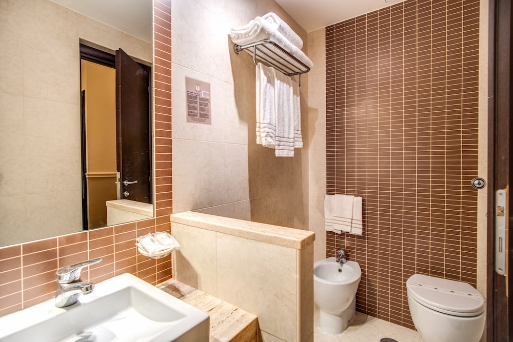 Everest Inn Rome 49/58