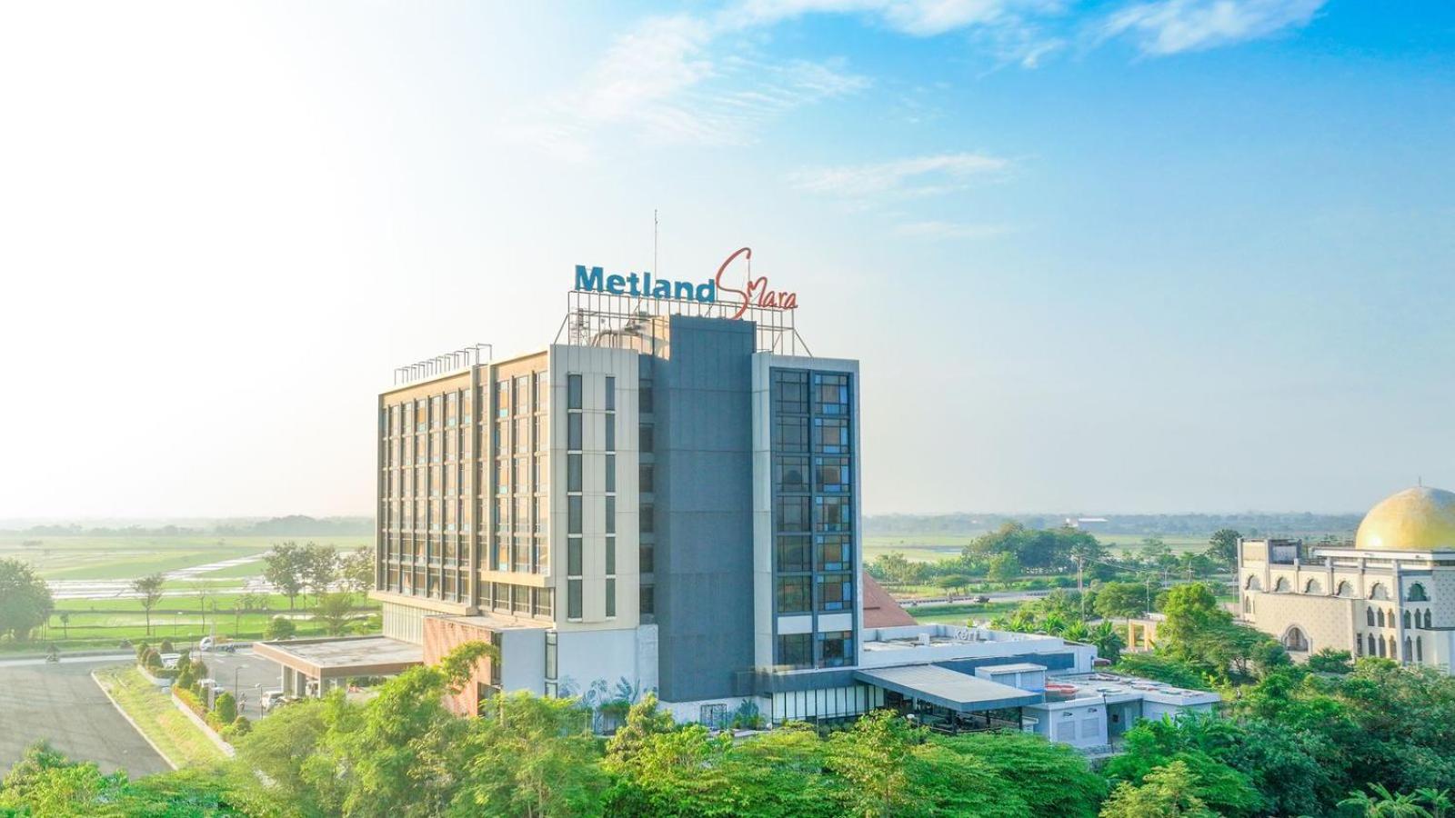 Metland Smara Kertajati by Horison 3/57