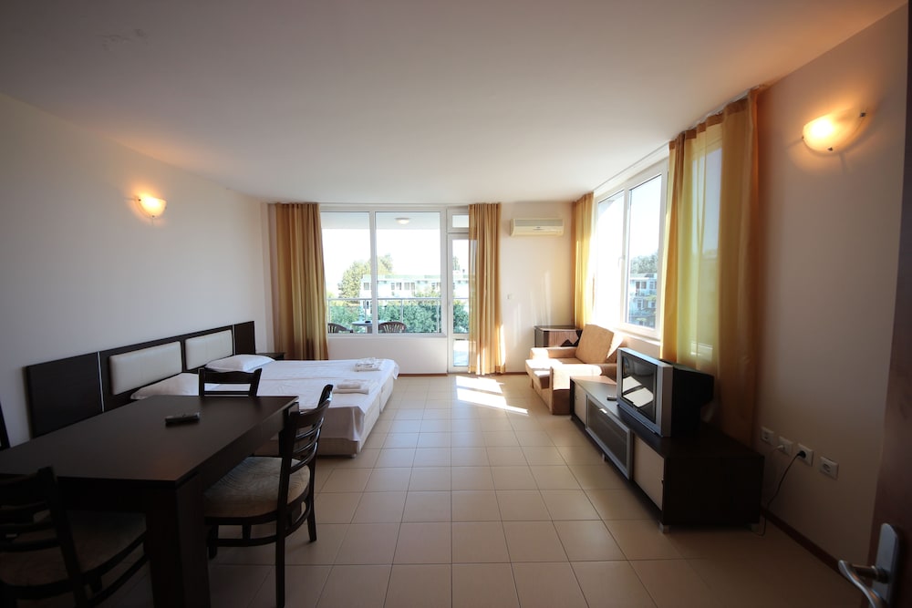 Esperanto Hotel 31/35