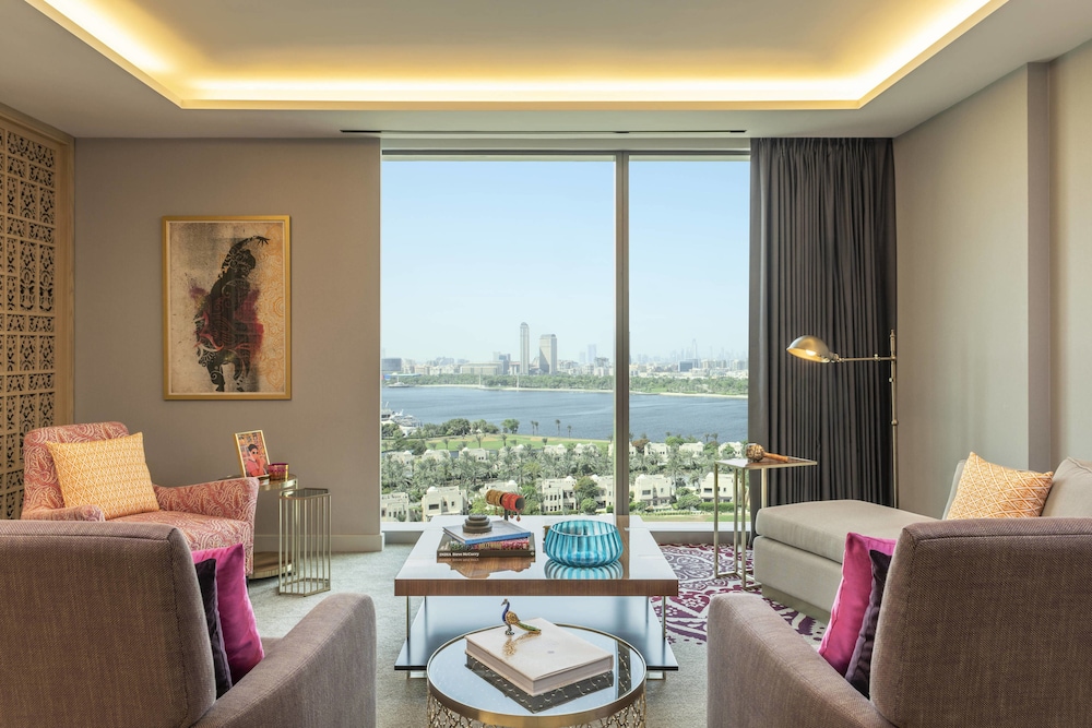 Aloft Dubai Creek 40/63