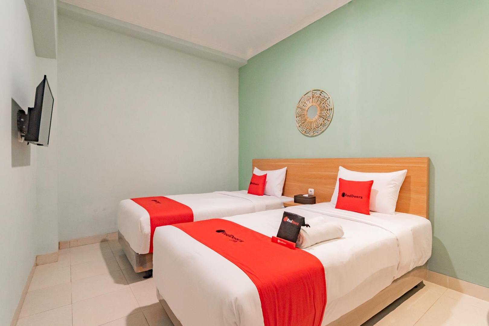 RedDoorz Plus Bagusrangin Street 16/31