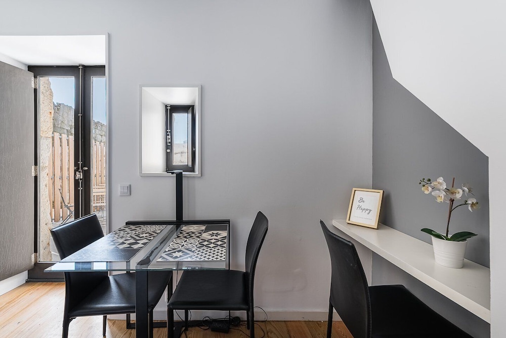 Old City Design Apartments 43/46