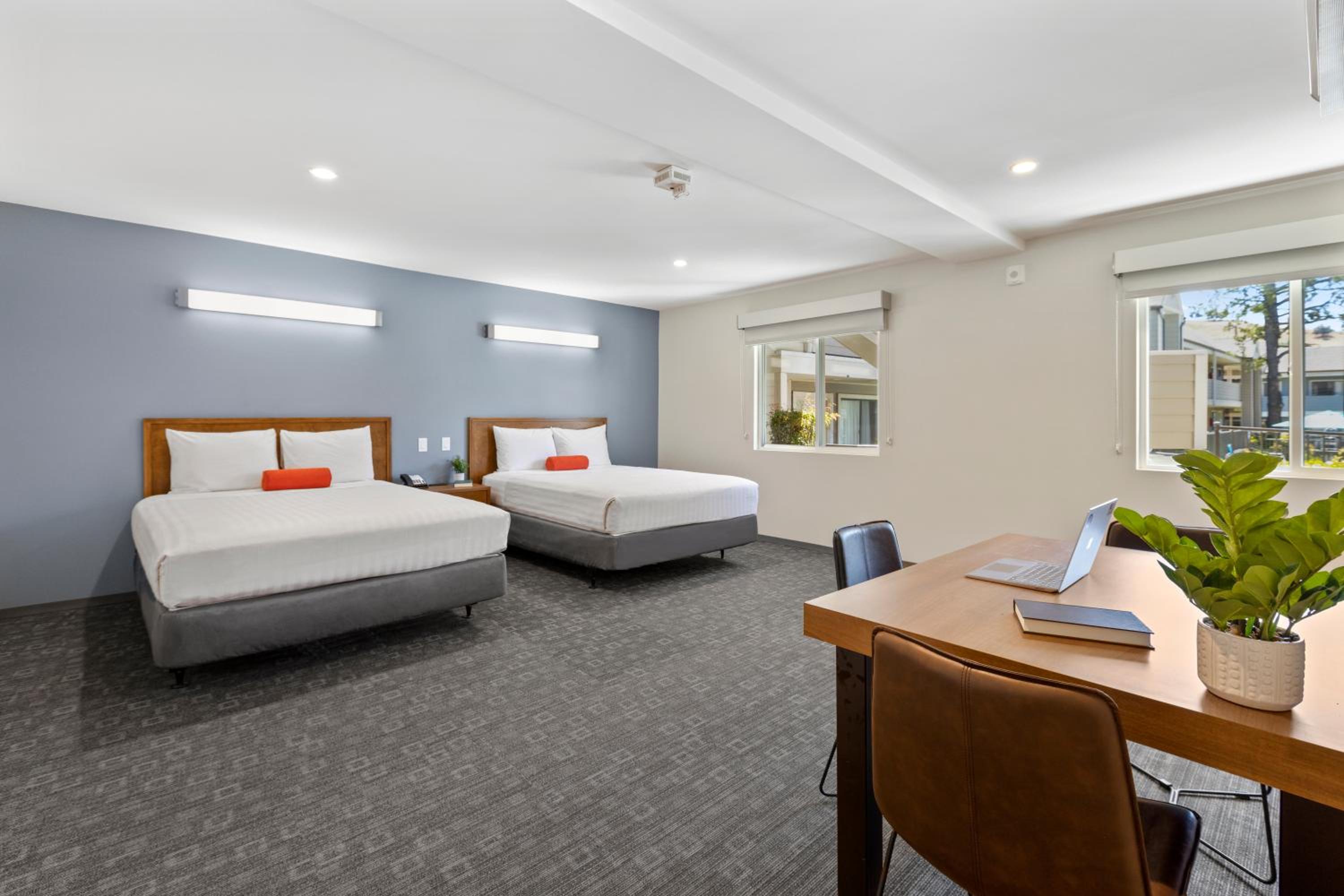Deluxe, 2 Beds