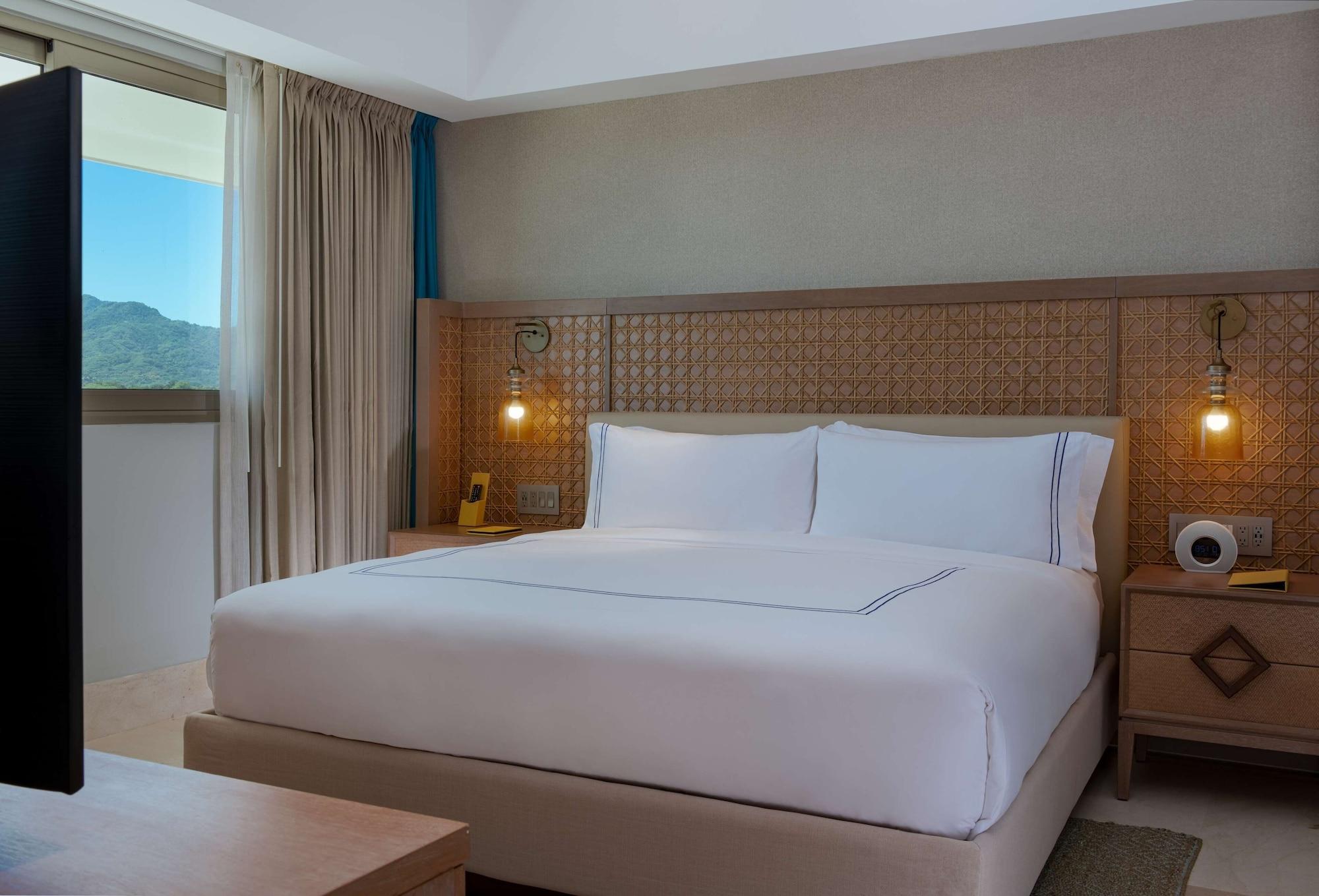 2 Bedrooms, Suite, Partial Ocean View, Kitchen