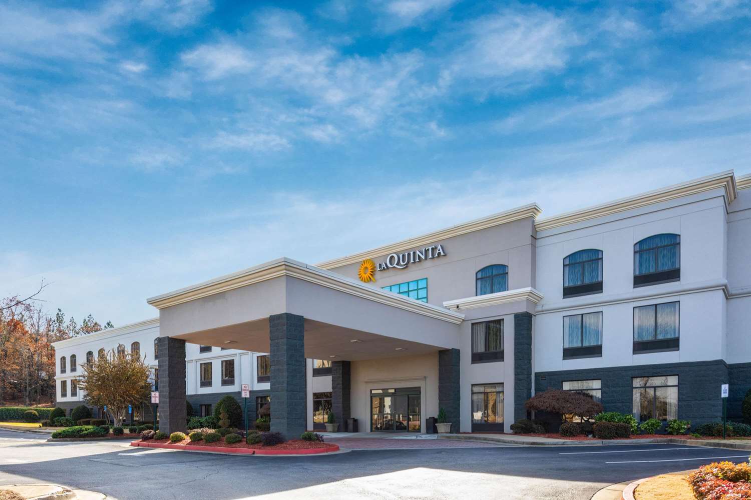 La Quinta Inn and Suites by Wyndham Kennesaw 4/46