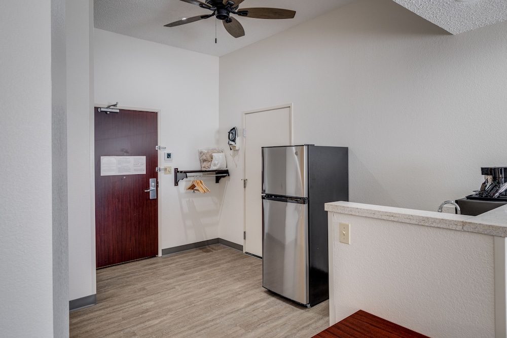 MySuites Lawton 25/54