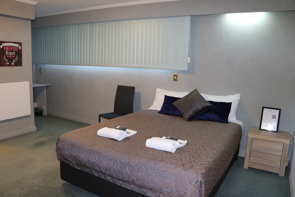 Pure Motel & Guest House 30/75