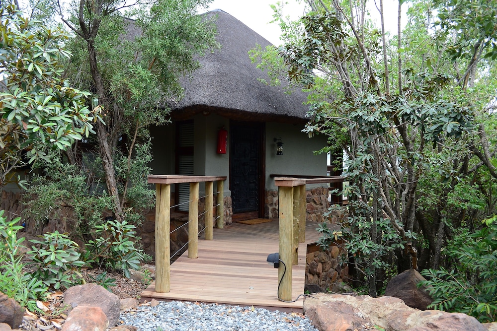 Mhondoro Game Lodge 3/50