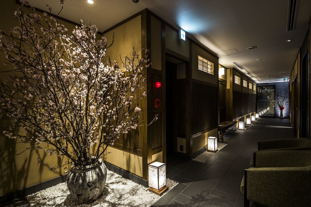 Nagi Kyoto Shijo 32/41