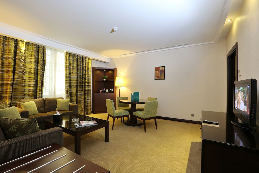 Ayass Hotel 51/74