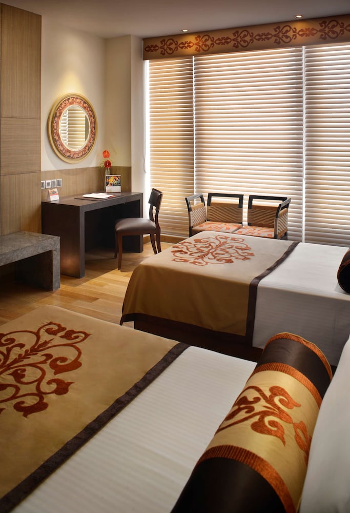 The Lalit Great Eastern Kolkata 54/65