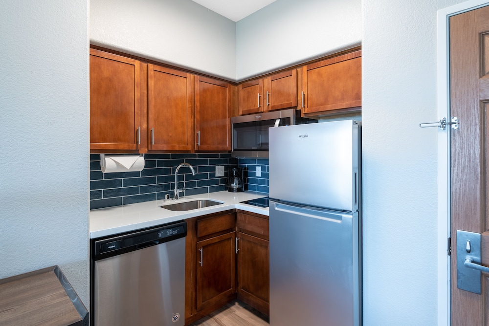 Staybridge Suites Phoenix-Glendale 23/65