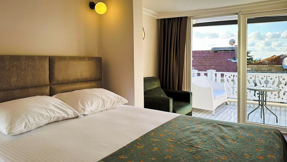 White Palace Otel 23/50