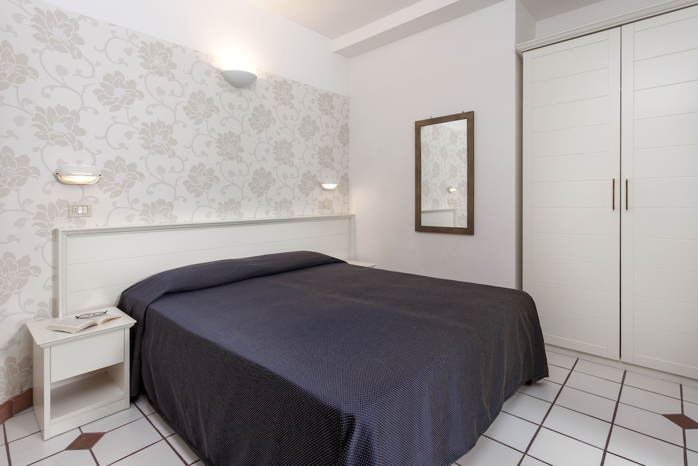 2 BEDROOMS, APARTMENT