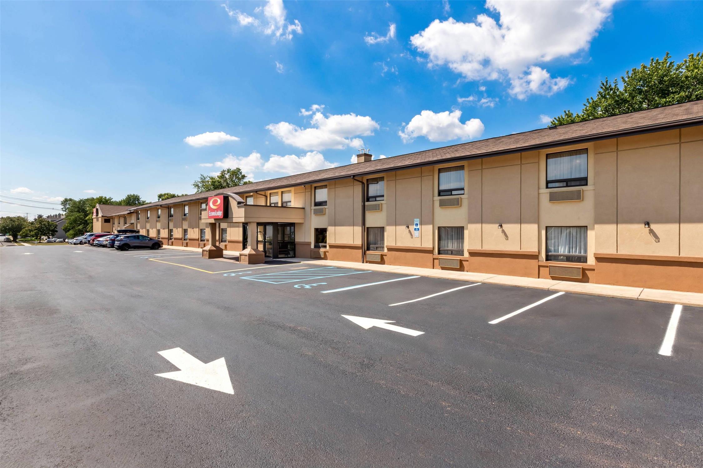 Econo Lodge Woodbridge 32/36