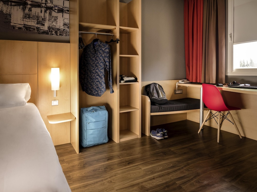 ibis Cannes Mandelieu 71/76