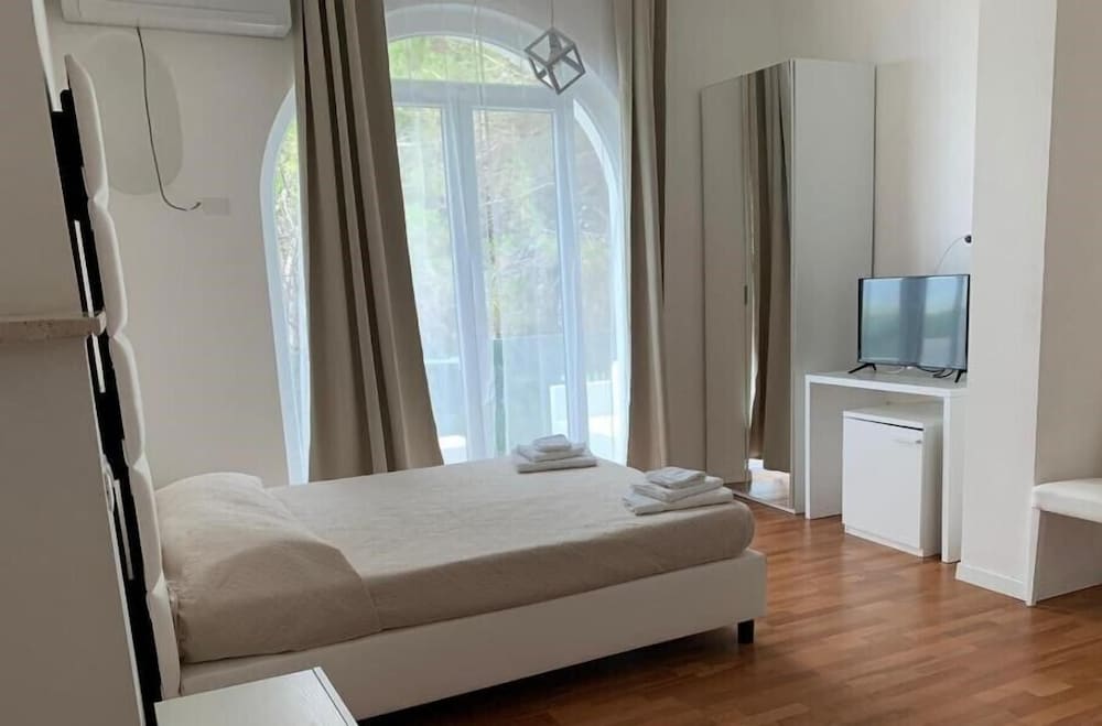 Hotel Artemide Mare 4/40