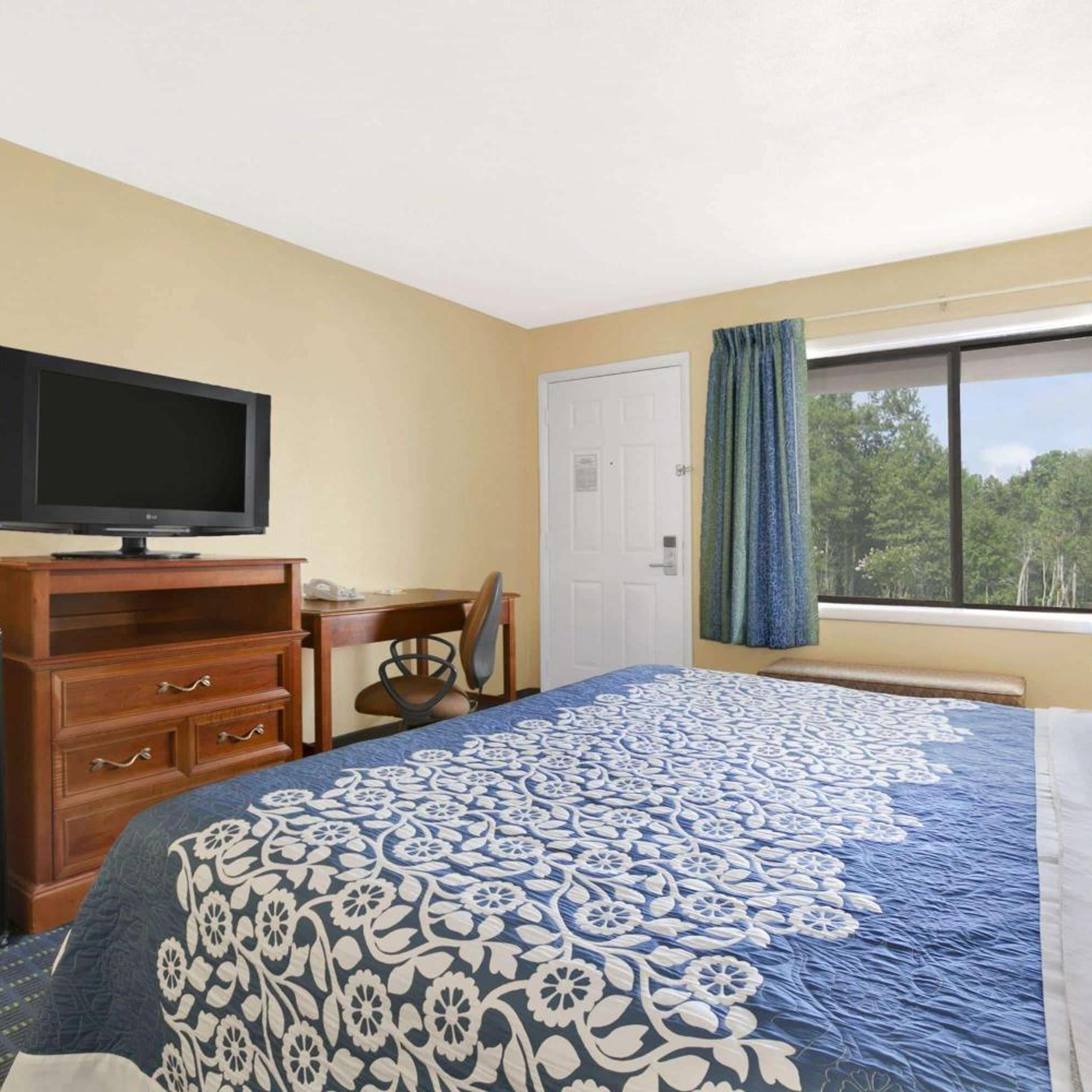 Days Inn By Wyndham Middletown 14/21