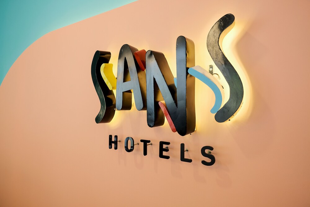 Sans Hotel Puri Indah Jakarta 45/62