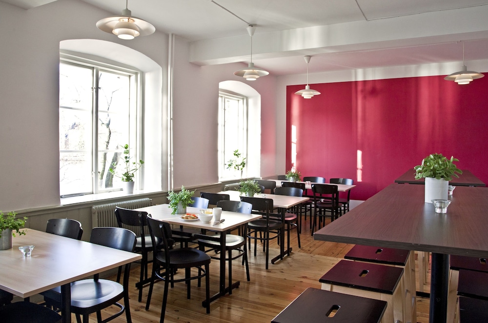 Stf Af Chapman Hostel 37/50