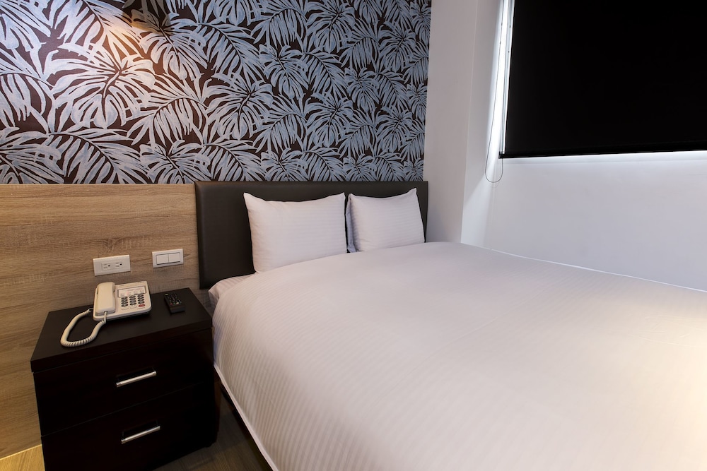Hotel New Queen 2 17/36