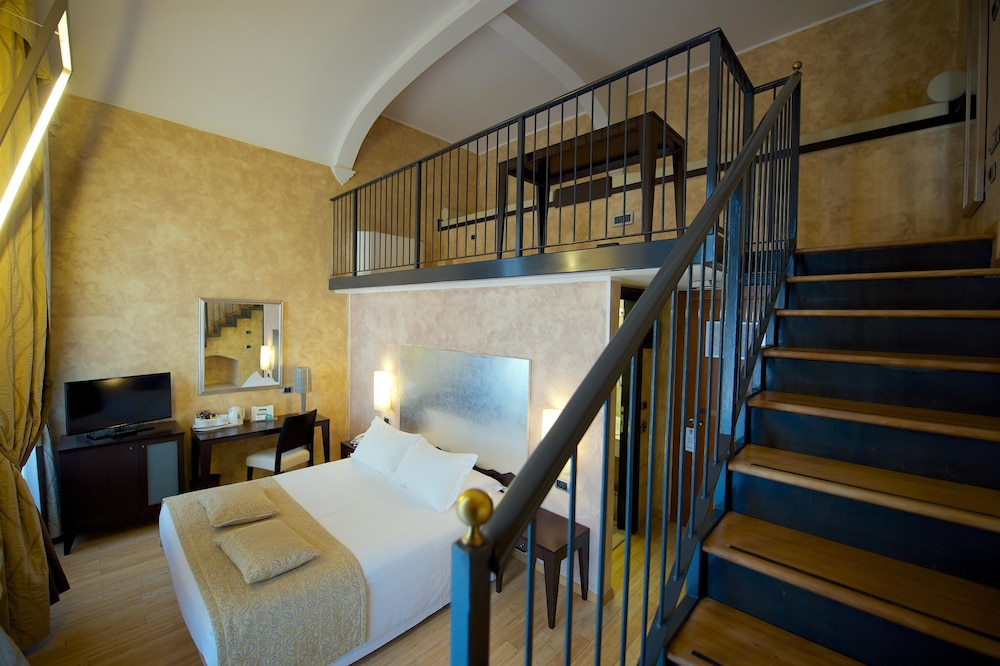 Best Western Crystal Palace Hotel 24/55