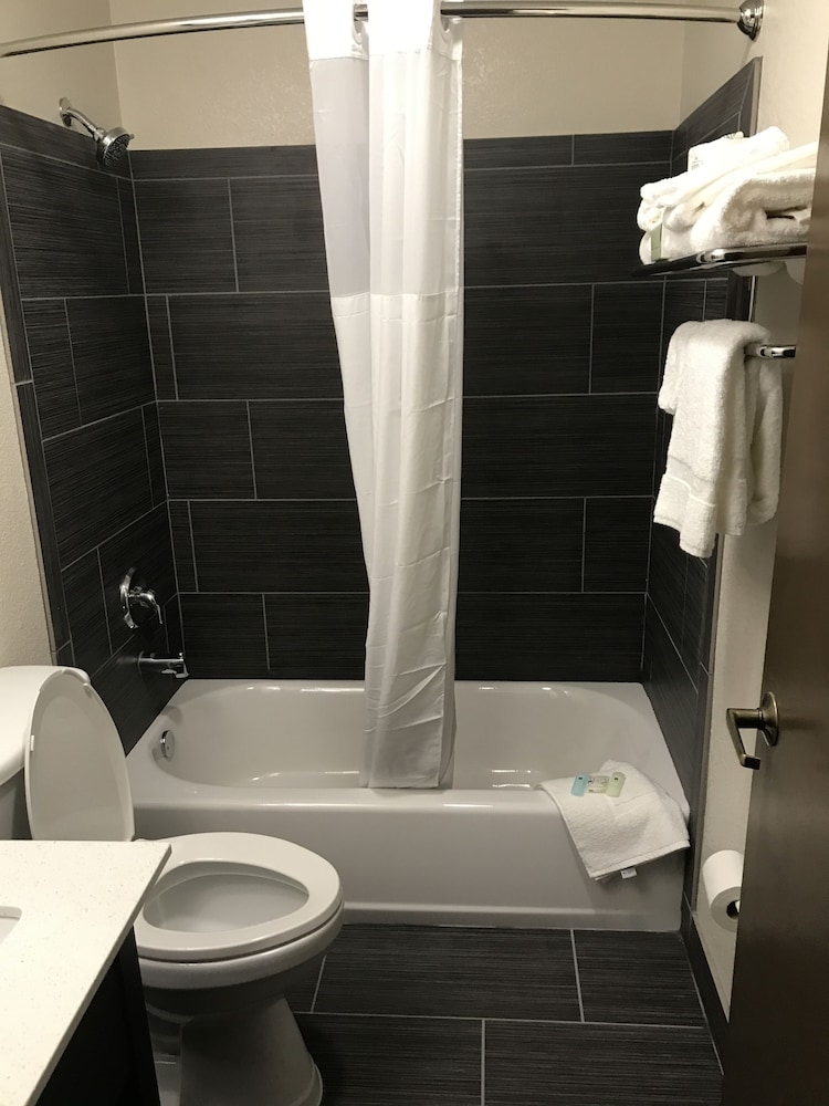 Quality Inn & Suites Maggie Valley - Cherokee Area 58/59
