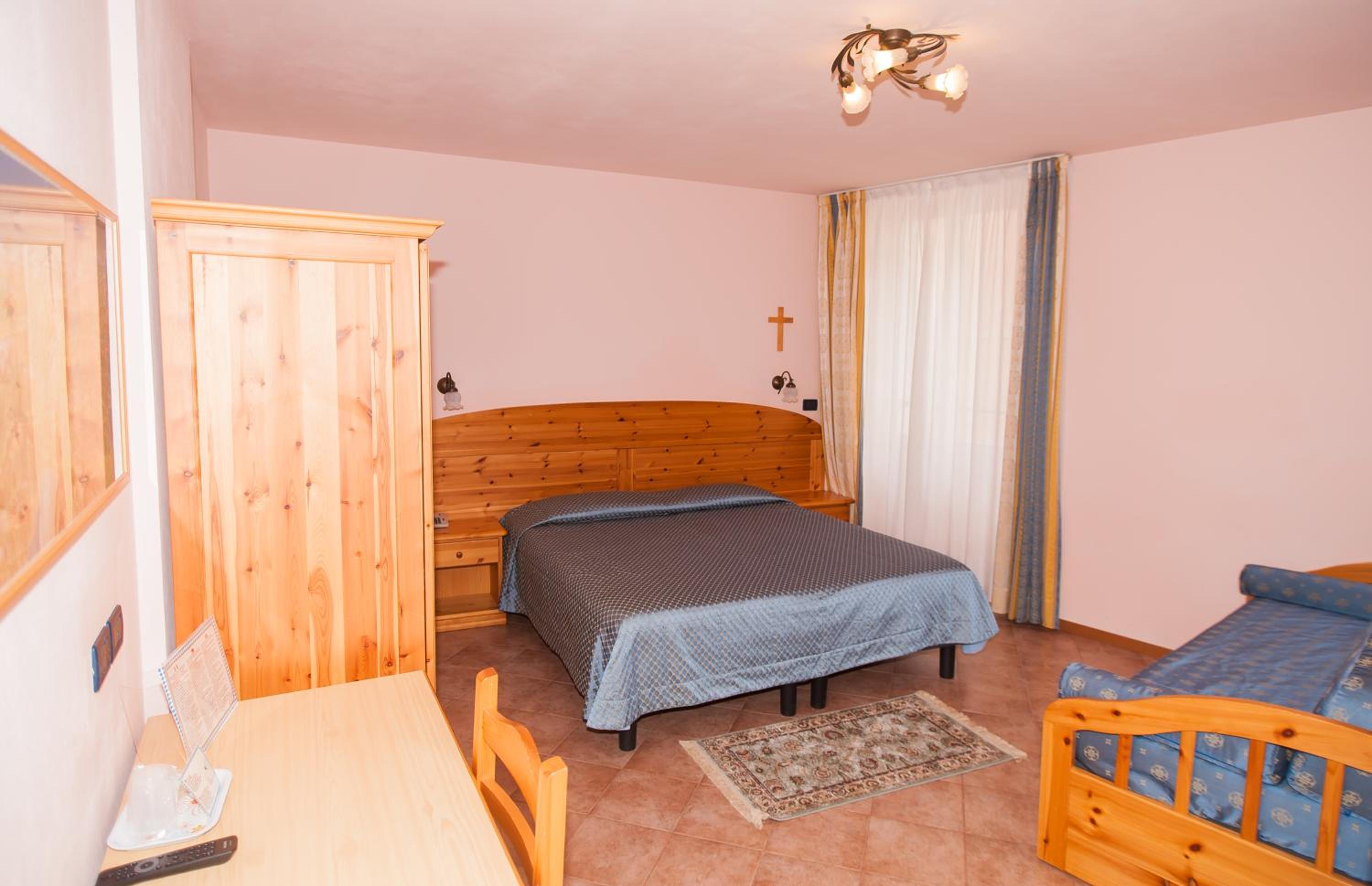 Room, Quadruple