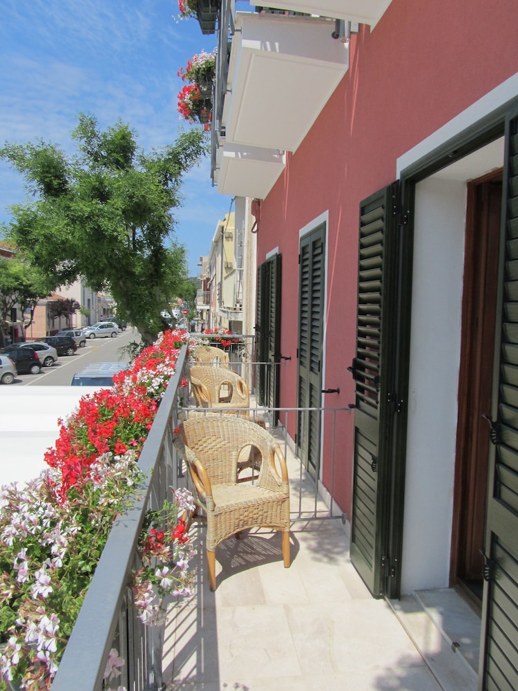 Hotel Ristorante Silvestrino 8/45
