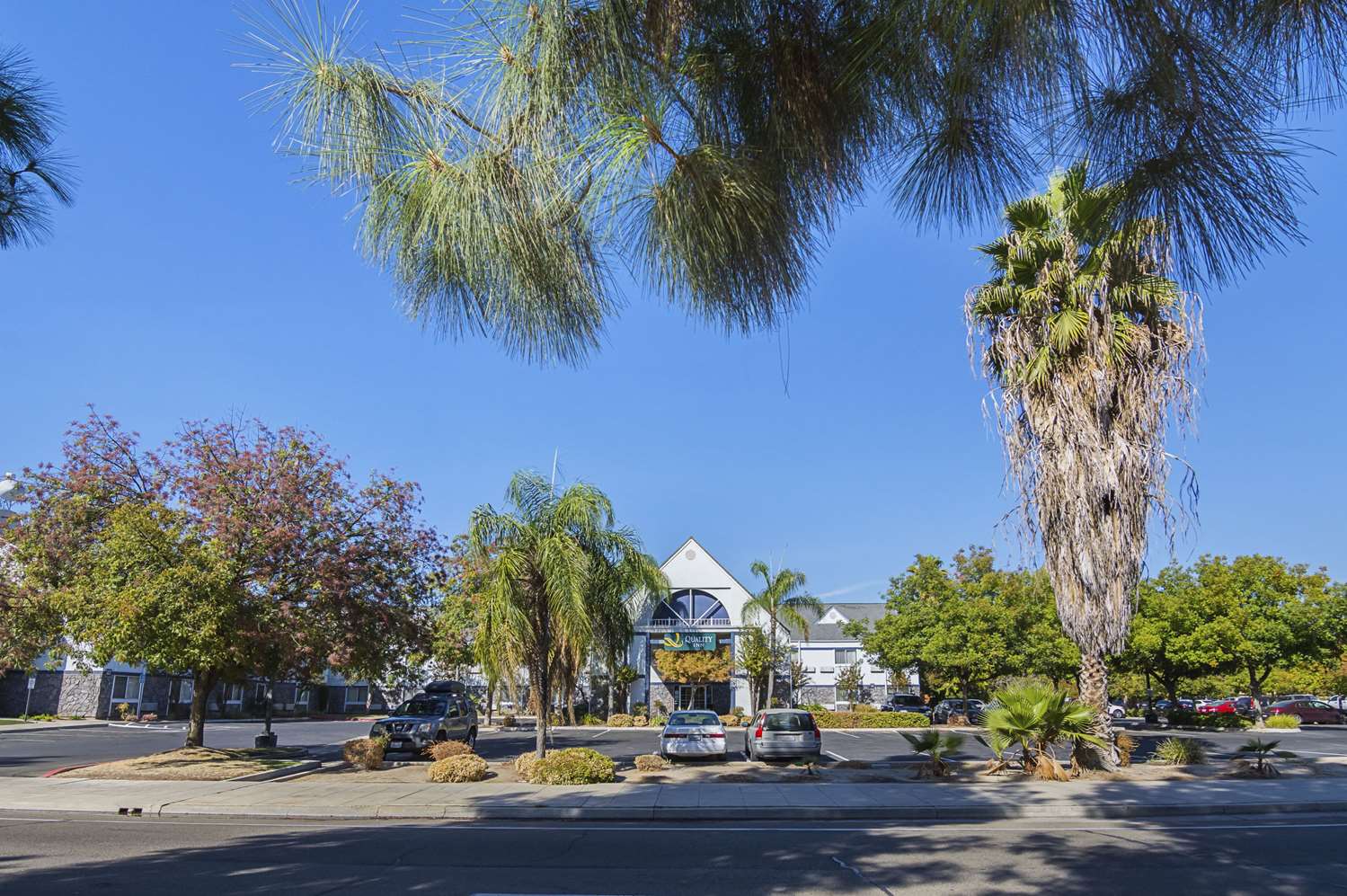 Quality Inn Fresno Yosemite Airport 25/27