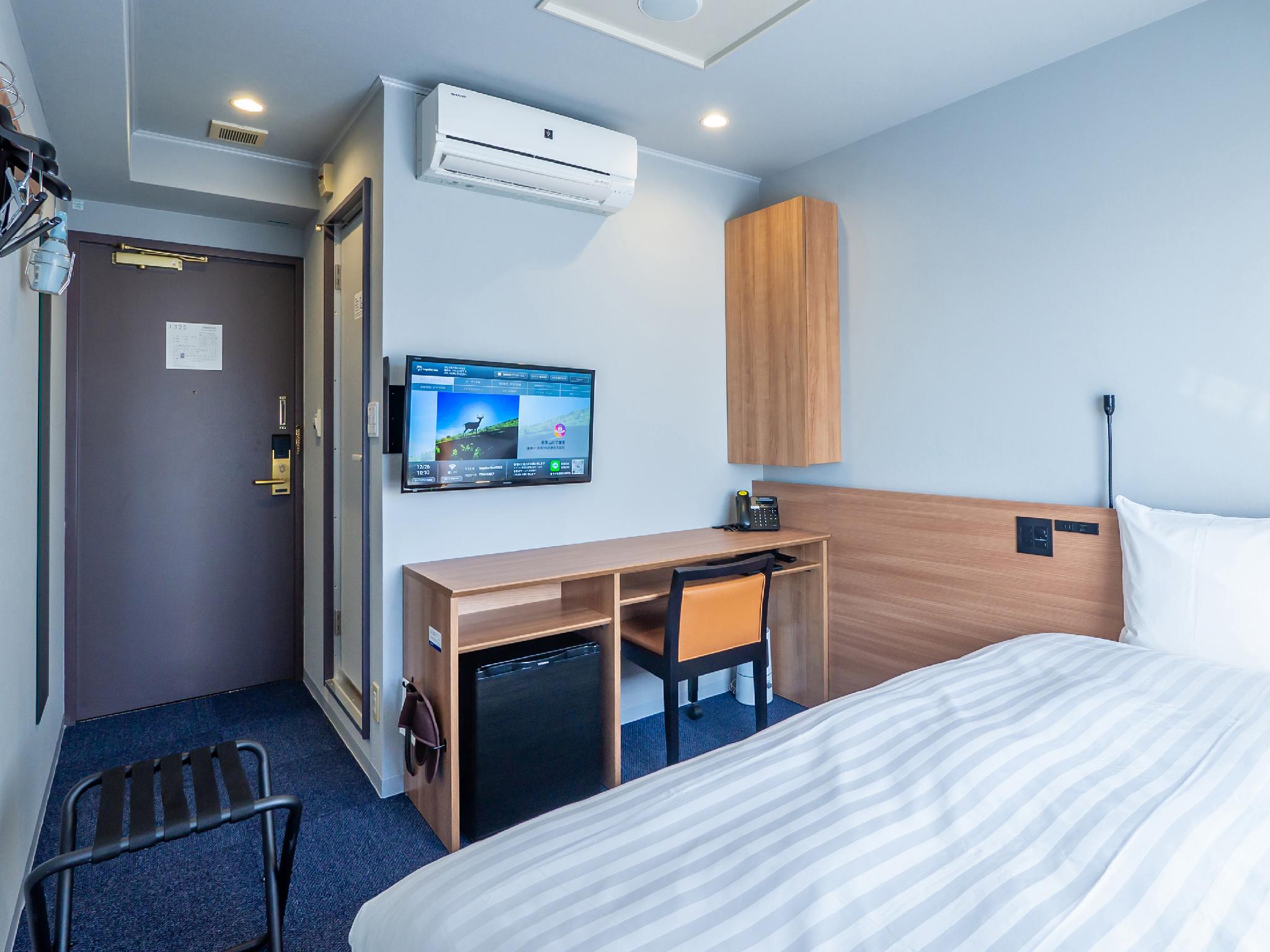 Semi Room, Single, Semi Double Bed