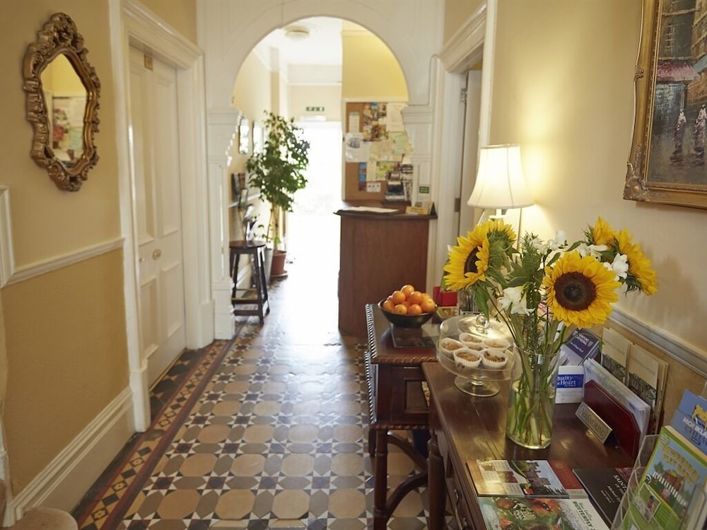Somerville House Guest House 53/72