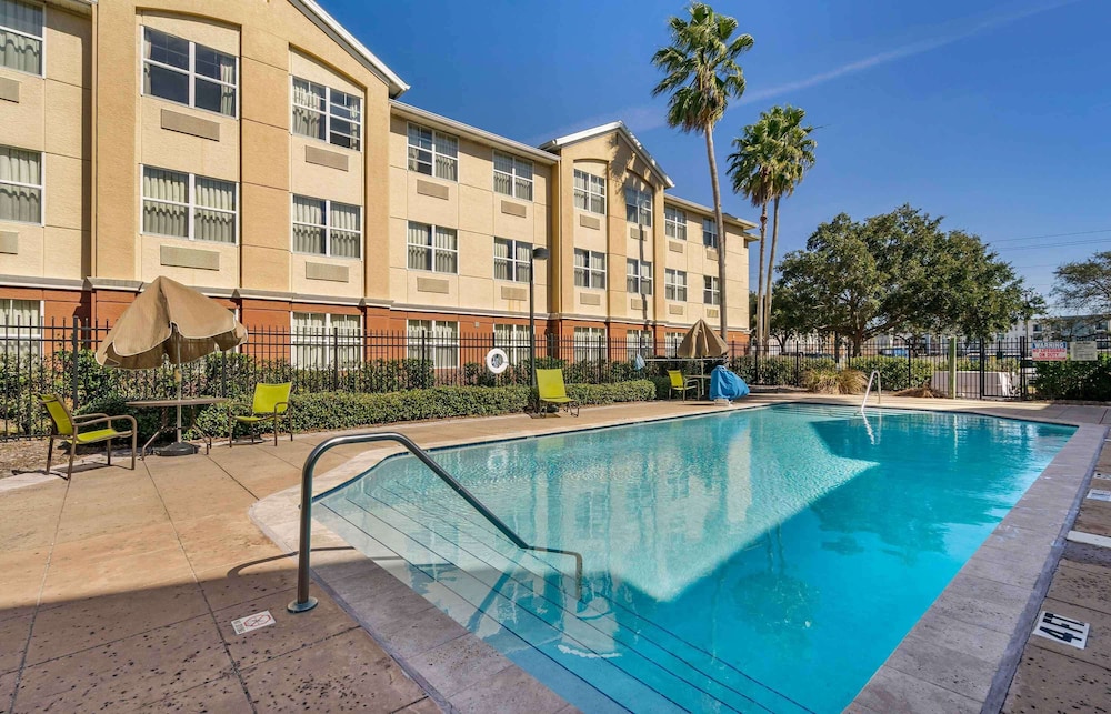 Extended Stay America - Tampa - Airport - N. West Shore Blvd 48/73