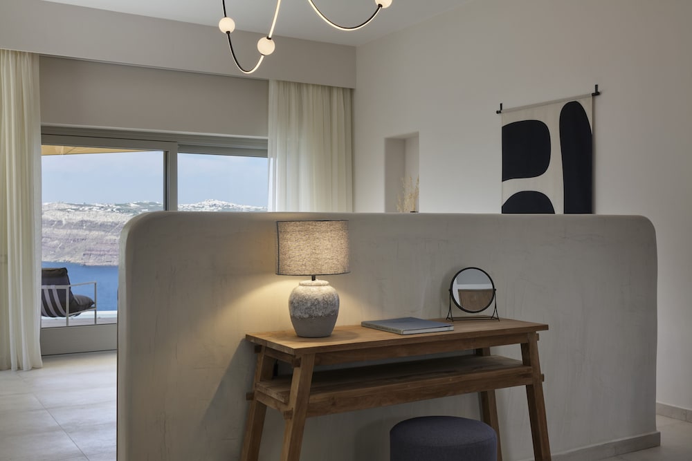 Apanemo Hotel and Suites 5/59