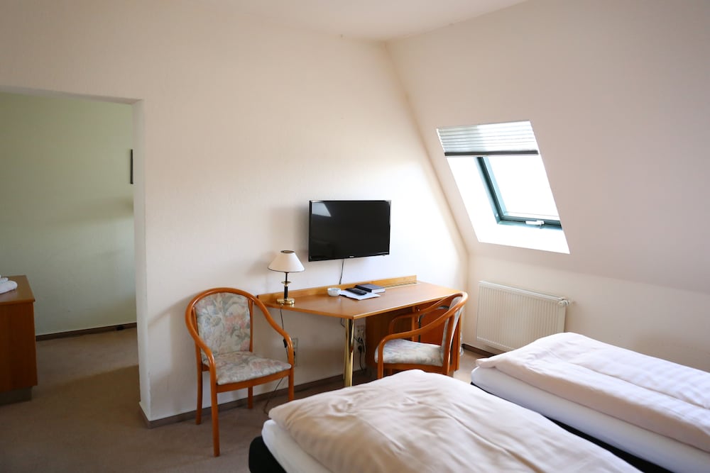 ROOM, TRIPLE