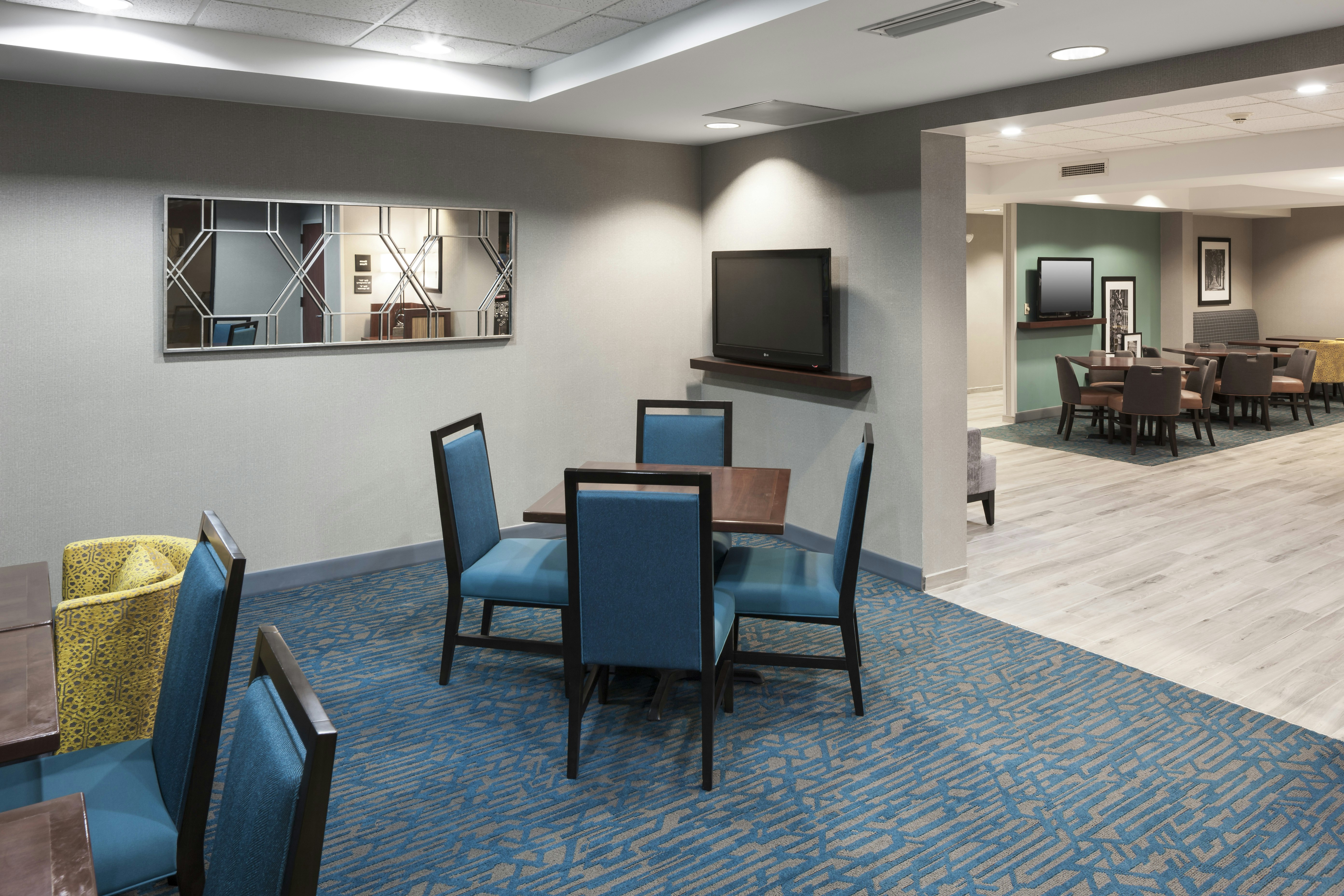 Hampton Inn Kansas City-Liberty 32/41
